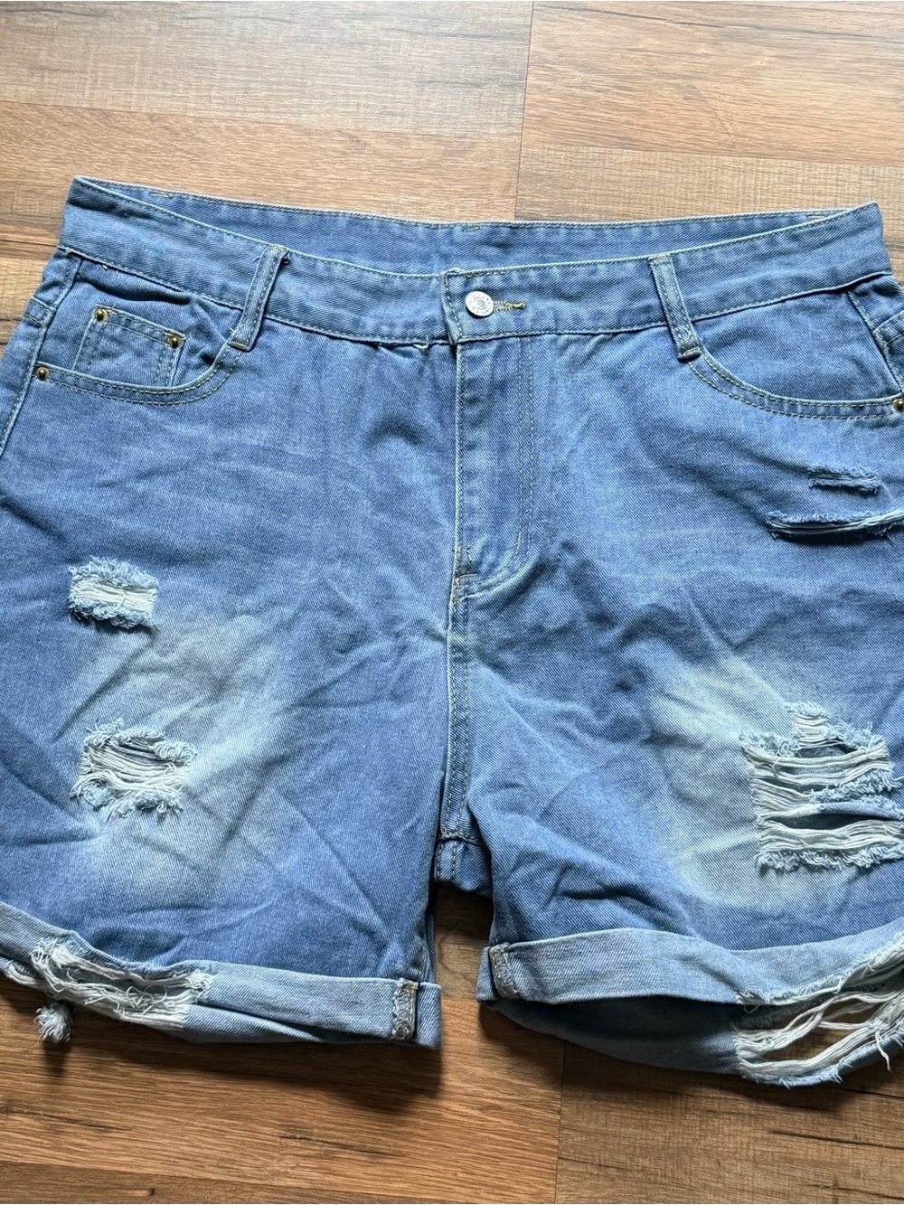 Women’s Distressed Blue Denim Shorts size 2XL (14)